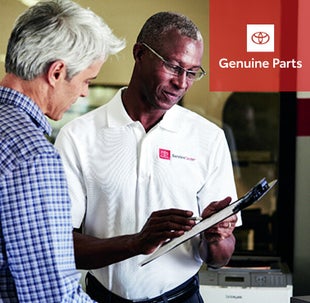 Toyota advisor helping customer | Hamilton Toyota in Clovis NM