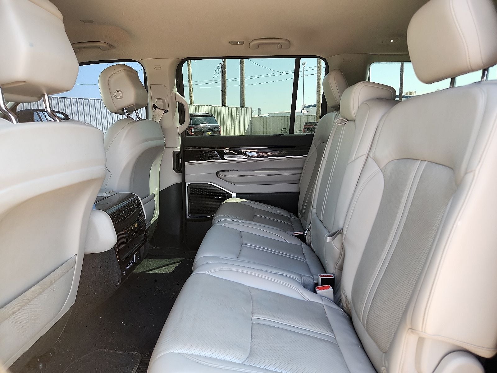 2022 Jeep Wagoneer Series III