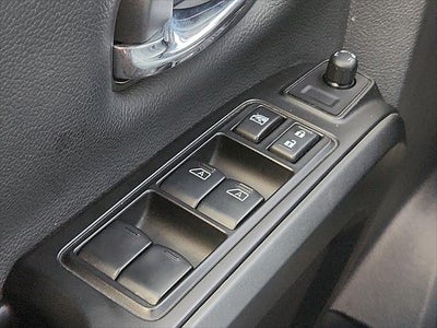 2023 Nissan Titan SV