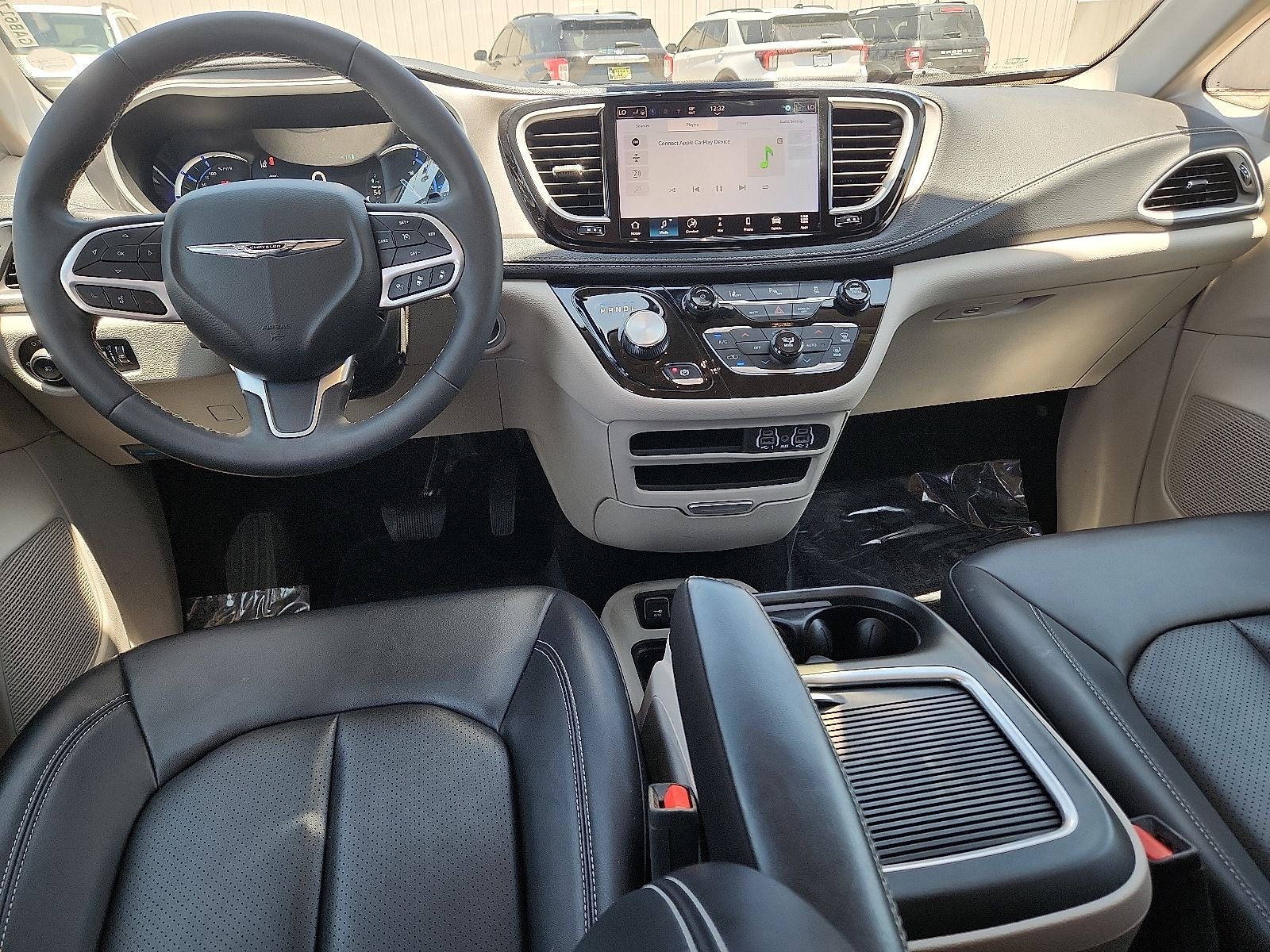 2024 Chrysler Pacifica Select