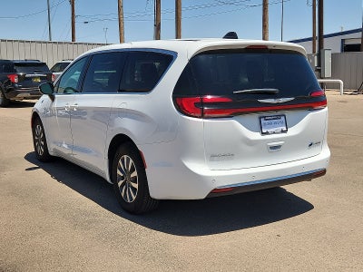 2024 Chrysler Pacifica Select