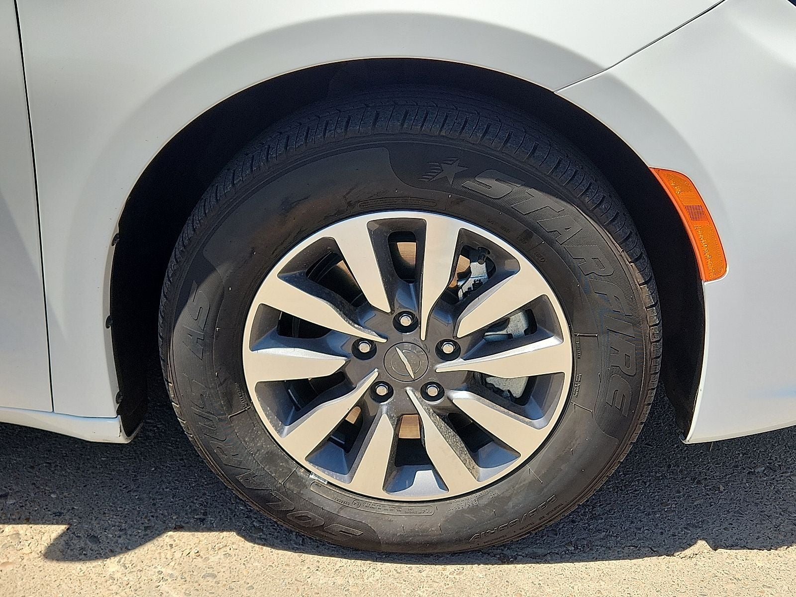 2024 Chrysler Pacifica Select