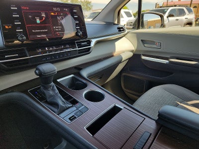 2021 Toyota Sienna LE 8 Passenger