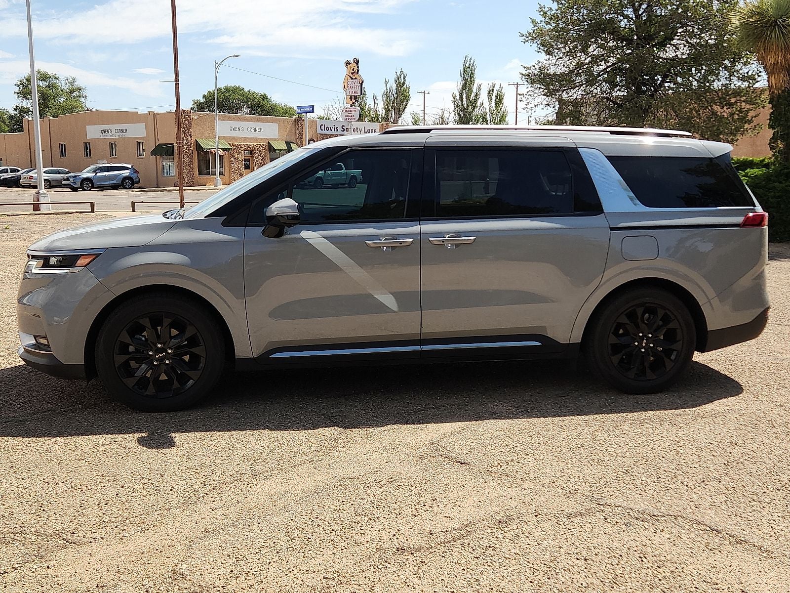 2024 Kia Carnival SX